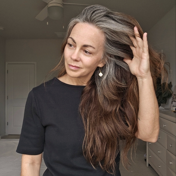 Meet your Posher, Jennifer - Picture 1 of 1